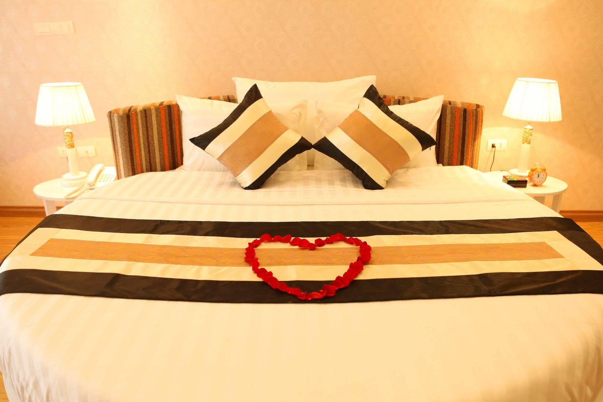 Splendid Star Suites Hotel Hanoï Chambre photo