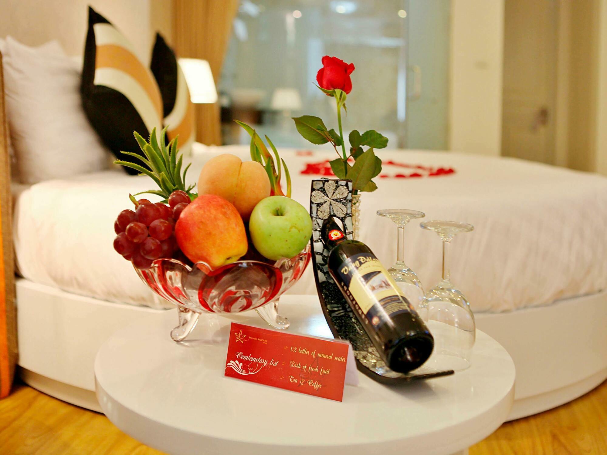 Splendid Star Suites Hotel Hanoï Extérieur photo